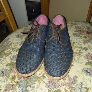 Toms Navy Herringbone Lace-Up Oxfords with Pink Lining